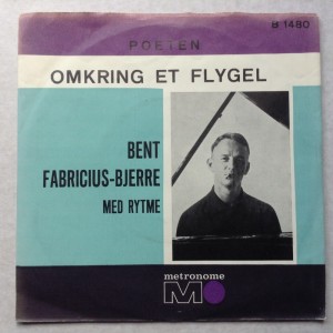 Singleplade Bent Fabricius-Bjerre Omkring et flygel