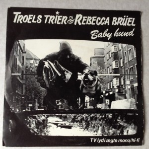 Single Troels Trier og Rebecca Brel, Baby Hund
