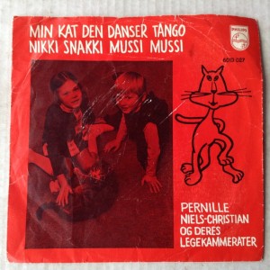 Single Min Kat den danser Tango