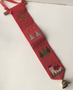Broderet mini juleklokkestreng