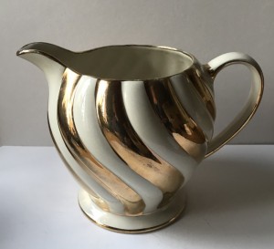 Mlkekande England Sadler med guld lustre decor