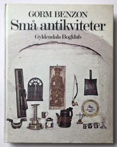 Sm antikviteter af Gorm Benzon