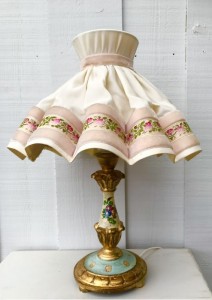 Italiensk Florentine bordlampe med stofskrm
