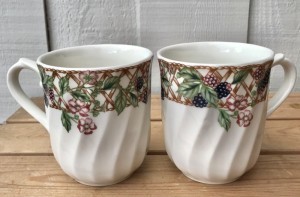 Engelske krus med brombr decor