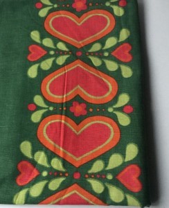 Julestof med hjerter 95x140 cm