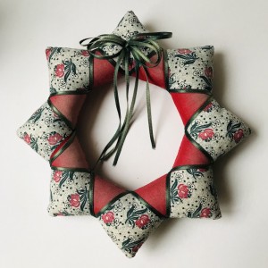 Malkekrans i patchwork Julepynt