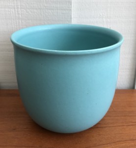Potteskjuler med glat glasur West Germany