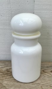 Hvid glasbtte m. lg
