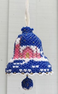 Perleklokke med kirke