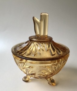 Ravfarvet glas bonboniere
