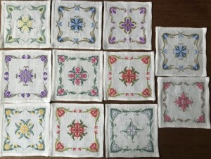 Mellemlgs servietter broderi 11 stk.