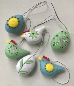 Pskepynt af filt m. broderi