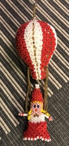 Perlearbejde Nisse i luftballon